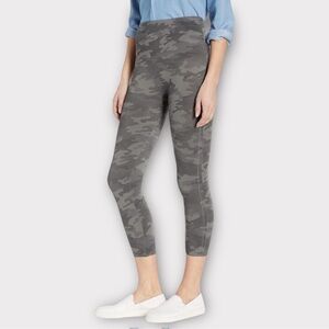 Sage Camo Spanx Women's cropped Leggings